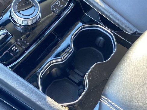 Used 2023 Jeep Grand Cherokee 4WD 4xe image 33