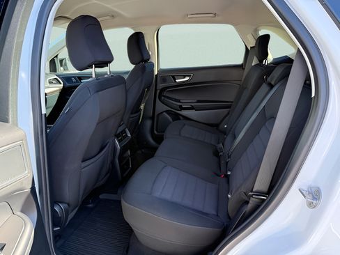 Used 2024 Ford Edge SE w/ Black Appearance Package AWD/4WD image 5