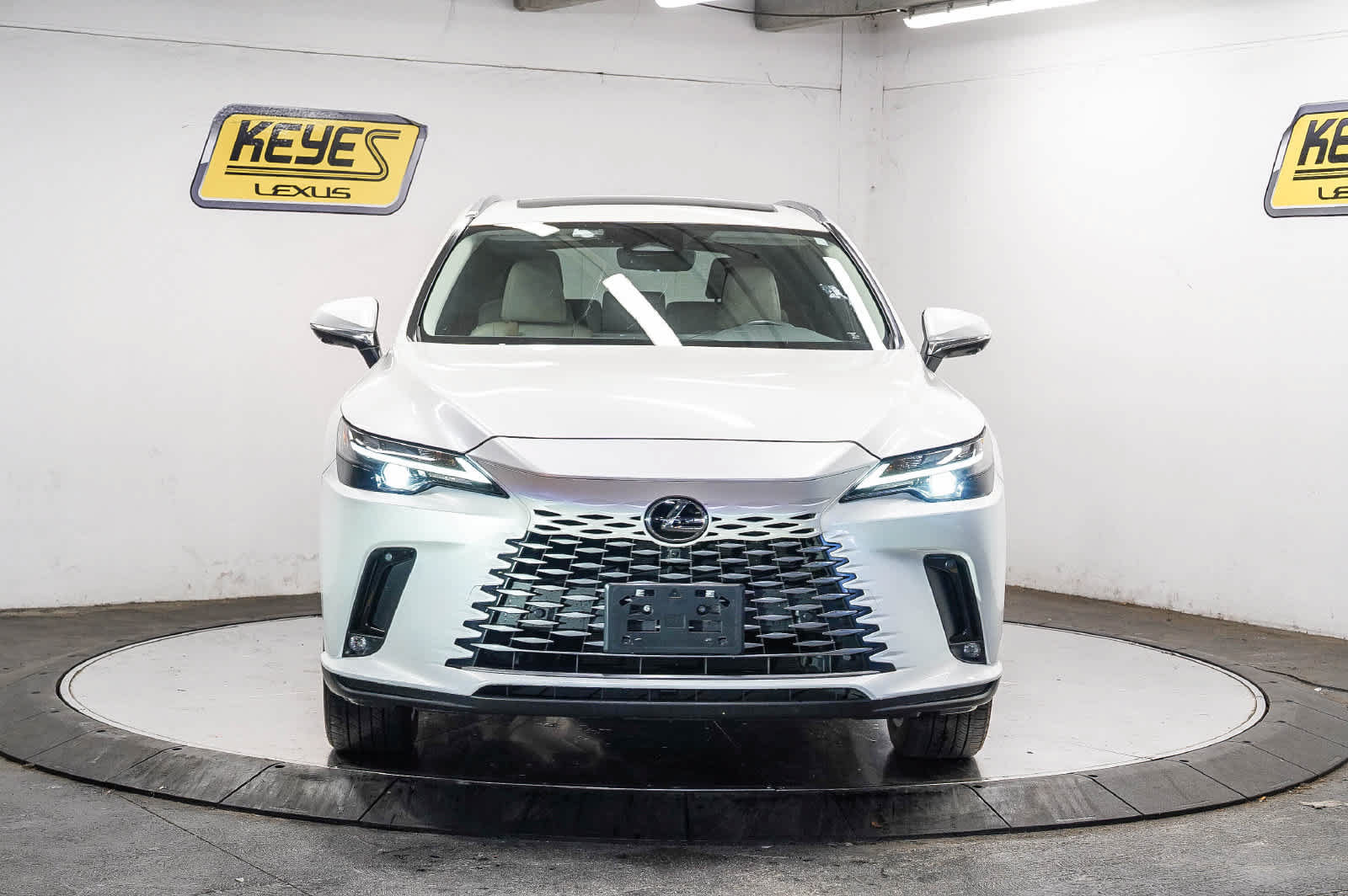 Used 2024 Lexus RX 350 Premium Plus w/ Accessory Package (Z1) FWD image 6