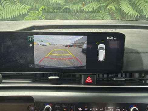 Used 2026 Kia Carnival FWD image 25