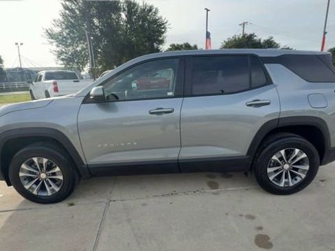 Used 2026 Chevrolet Equinox LT FWD image 5