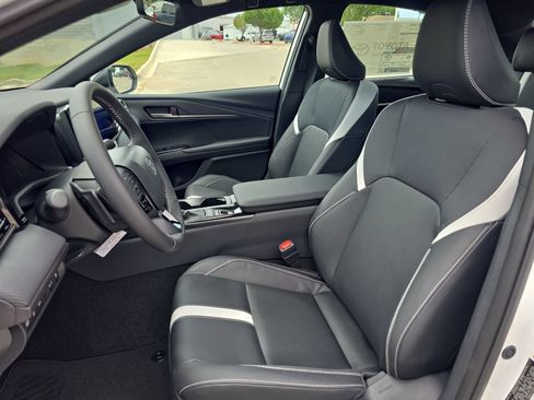 New 2026 Toyota Camry Hybrid w/ Multimedia Upgrade Package FWD image 11