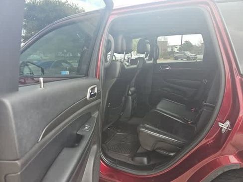 Used 2018 Jeep Grand Cherokee Altitude image 17