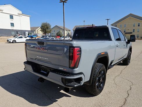Used 2024 GMC Sierra 2500 AT4 w/ AT4 Premium Plus Package image 5