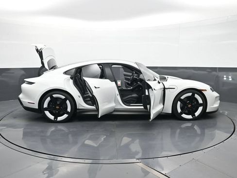 Certified 2025 Porsche Taycan AWD/4WD image 30