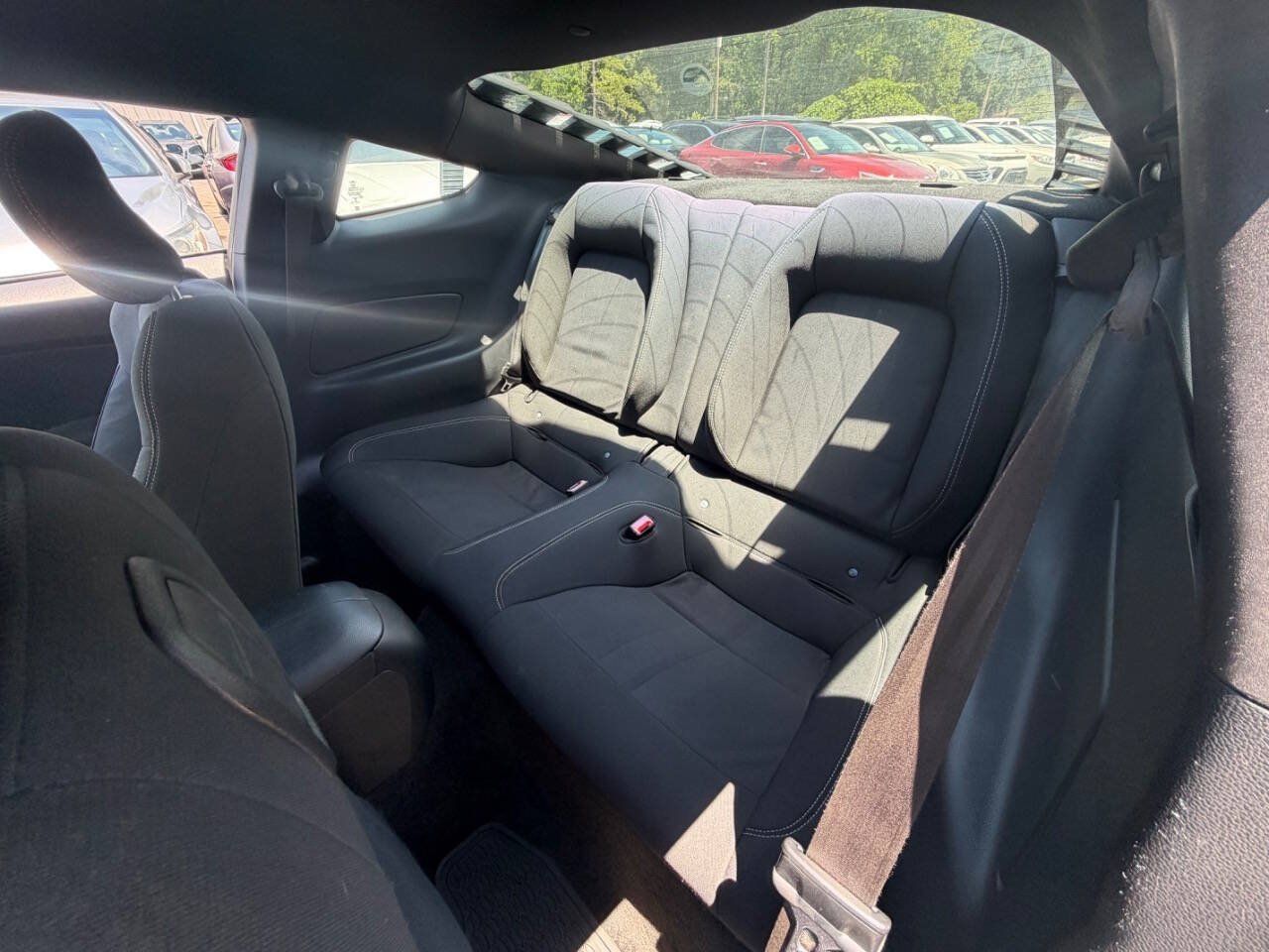 Used 2018 Ford Mustang Coupe RWD image 14