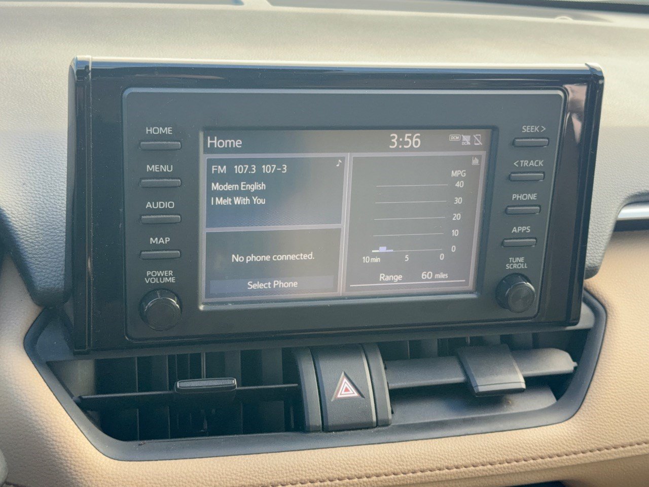 Used 2019 Toyota RAV4 XLE w/ Convenience Package FWD image 23