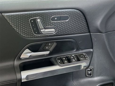 New 2026 Mercedes-Benz GLB 250 4MATIC image 20