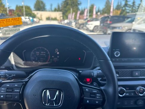 Used 2025 Honda Civic Sport image 10
