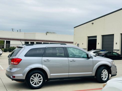 Used 2016 Dodge Journey SXT FWD image 12