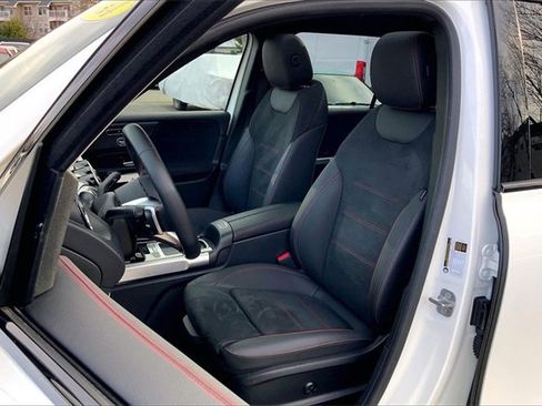 Certified 2024 Mercedes-Benz GLB 250 4MATIC image 6