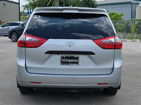 Used 2020 Toyota Sienna L FWD image 4
