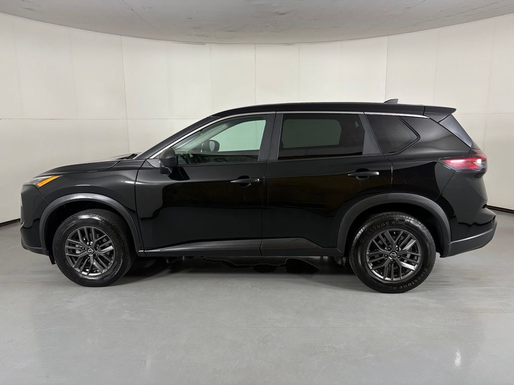 Used 2024 Nissan Rogue S FWD image 5