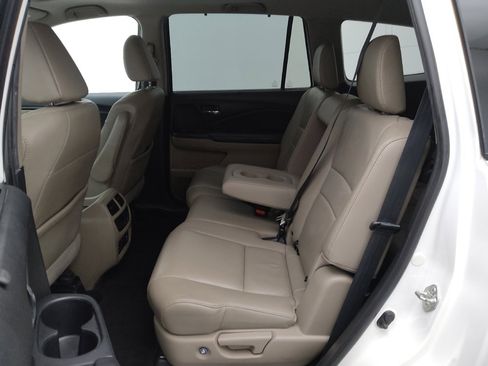 Used 2018 Honda Pilot Touring image 18