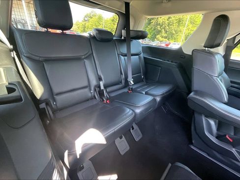 Certified 2025 Ford Expedition Platinum w/ Driver's Package AWD/4WD image 27