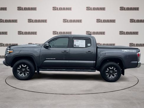 Used 2020 Toyota Tacoma TRD Off-Road image 2