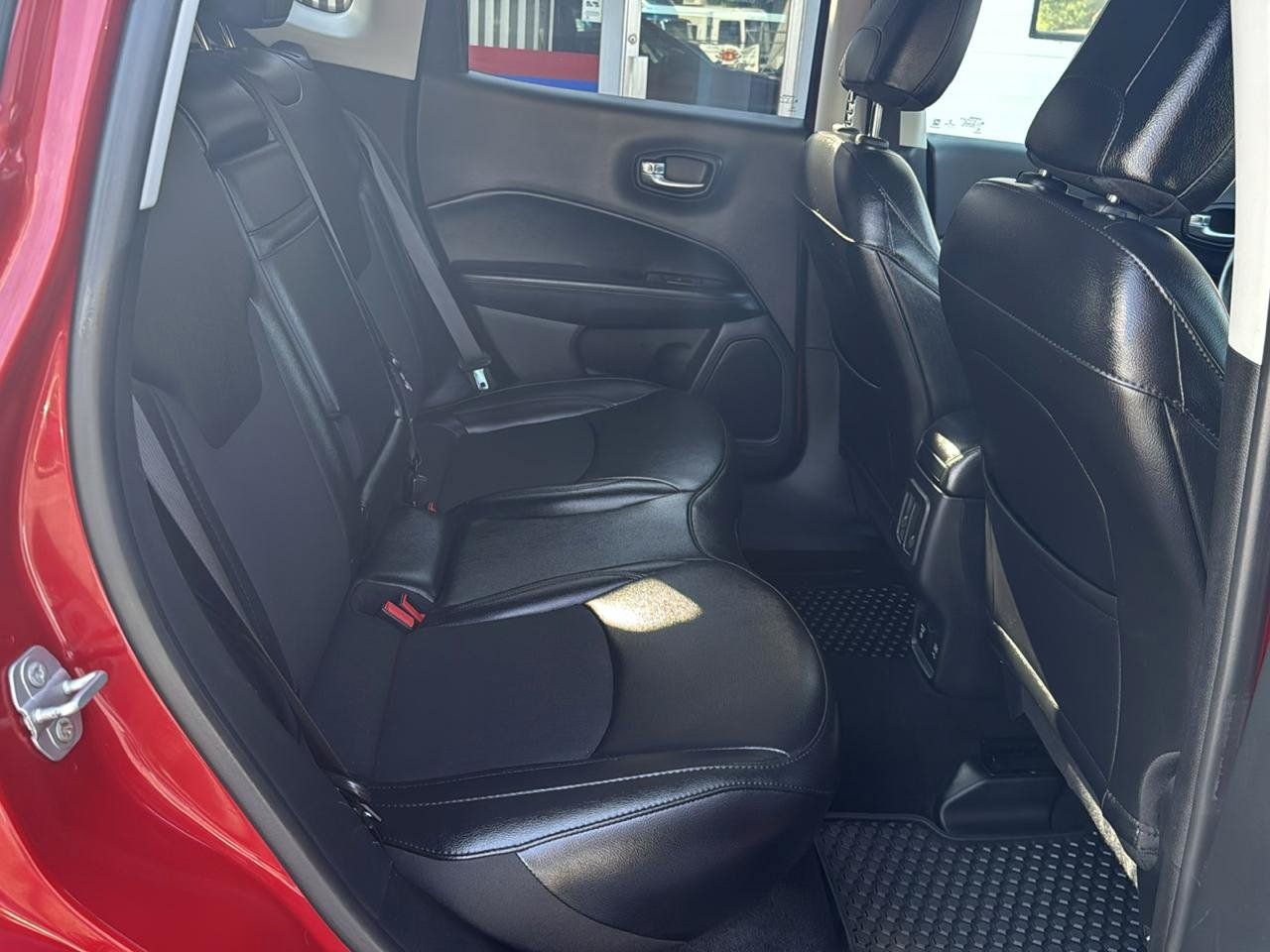 Used 2019 Jeep Compass Latitude AWD/4WD image 24