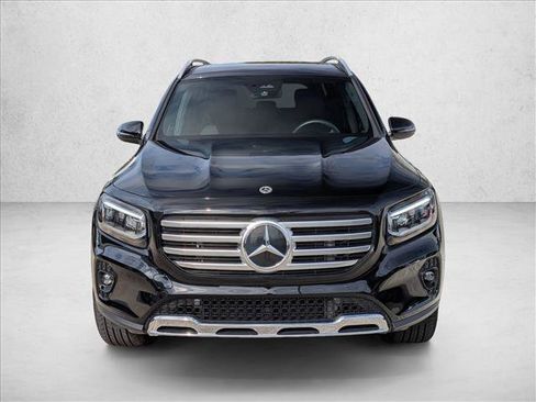 Certified 2025 Mercedes-Benz GLB 250 image 2