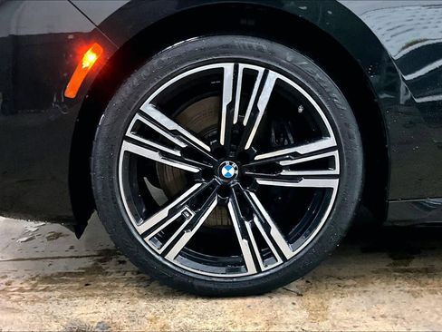 Used 2023 BMW 740i w/ Parking Assistance Package image 12