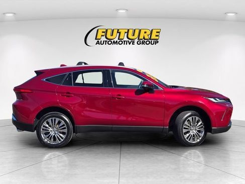 Certified 2023 Toyota Venza XLE AWD/4WD image 4