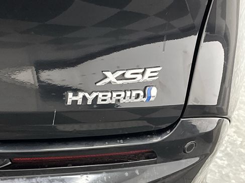 Used 2021 Toyota Sienna XSE w/ XSE Plus Package AWD/4WD image 35