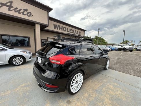 Used 2017 Ford Focus ST FWD image 6
