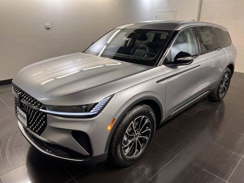 New 2026 Lincoln Nautilus Premier image 3