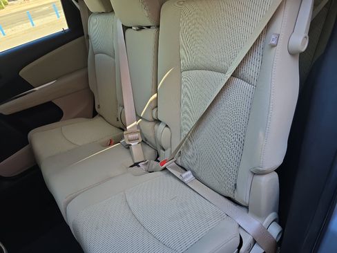 Used 2017 Dodge Journey SE w/ Flexible Seating Group image 29