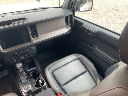 Certified 2025 Ford Bronco Outer Banks AWD/4WD image 24