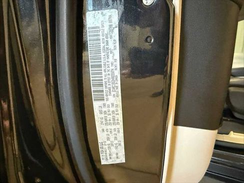 Certified 2017 Chrysler Pacifica Touring-L w/ Tire & Wheel Group FWD image 36