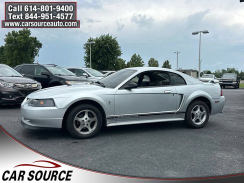 Used 2001 Ford Mustang Coupe RWD image 3