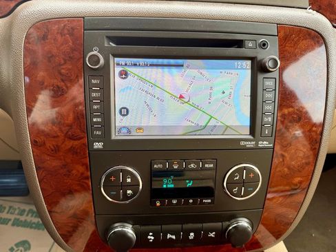 Used 2014 Chevrolet Tahoe LTZ image 32