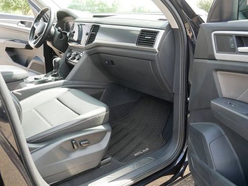 Certified 2023 Volkswagen Atlas SEL R-Line AWD/4WD image 20
