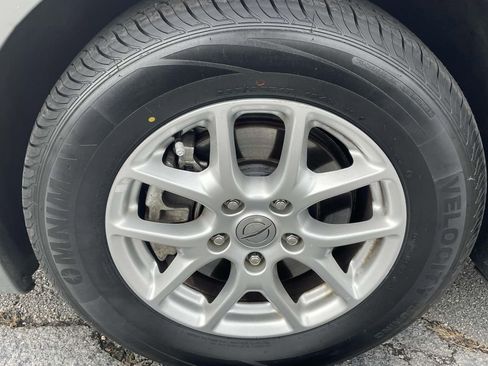 Used 2021 Chrysler Pacifica Touring-L image 8