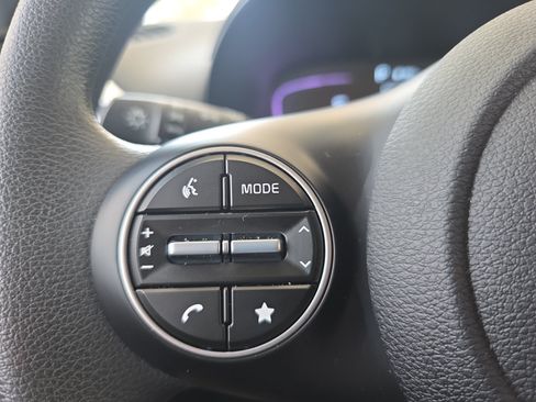 Certified 2025 Kia Soul LX w/ LX Technology Package FWD image 24