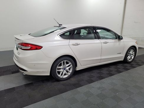 Used 2018 Ford Fusion Titanium FWD image 10