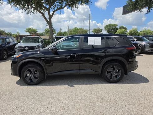 Certified 2026 Nissan Rogue SV FWD image 5