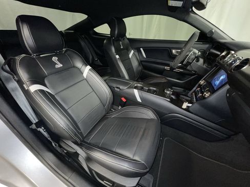 Used 2020 Ford Mustang Shelby GT500 w/ Technology Package image 28