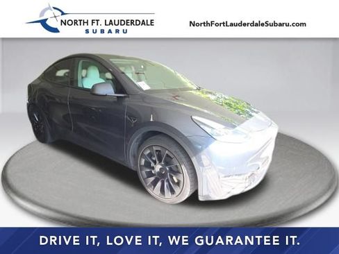 Used 2023 Tesla Model Y Long Range AWD/4WD image 1