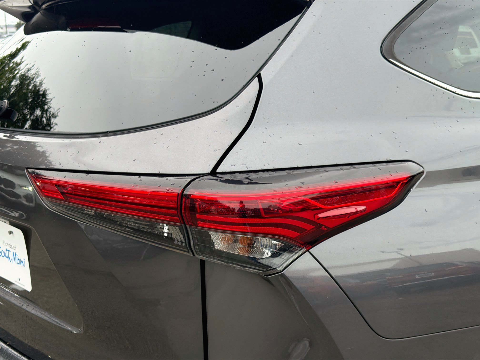 Used 2020 Toyota Highlander L FWD image 27