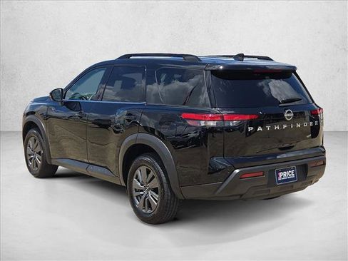 Used 2025 Nissan Pathfinder SV FWD image 8