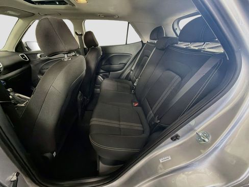 Used 2025 Hyundai Venue SEL FWD image 29
