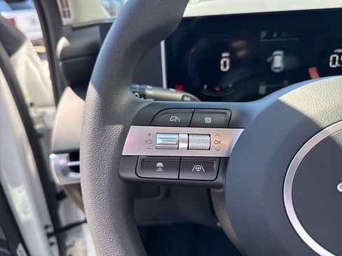 New 2025 Hyundai Tucson SE image 26