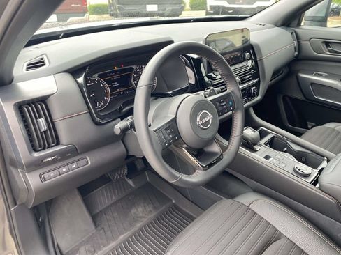 Used 2025 Nissan Pathfinder Rock Creek AWD/4WD image 22