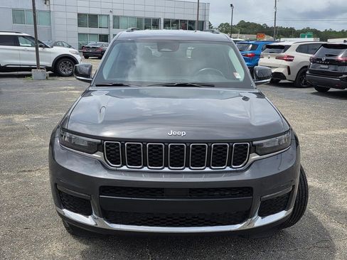 Used 2022 Jeep Grand Cherokee L Limited RWD image 3