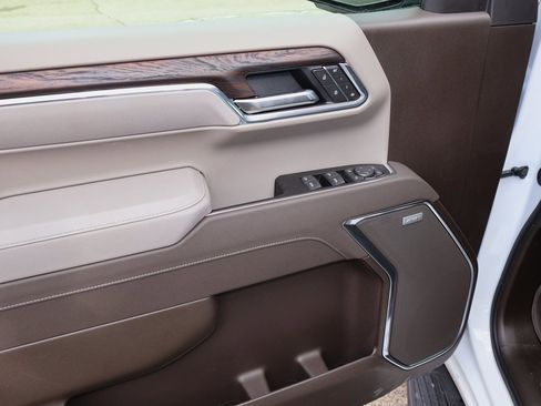 New 2026 GMC Sierra 1500 SLT w/ SLT Premium Plus Package image 9