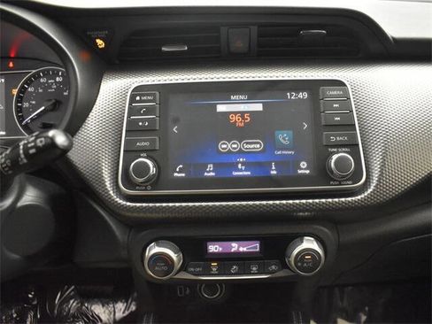 Used 2019 Nissan Kicks SV image 11