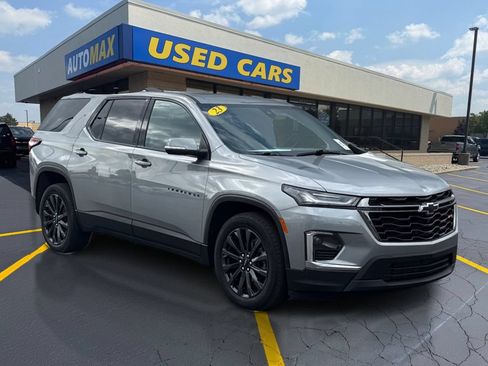 Used 2023 Chevrolet Traverse RS w/ LPO, Floor Liner Package AWD/4WD image 4