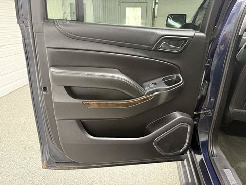 Used 2017 Chevrolet Suburban LT AWD/4WD image 33
