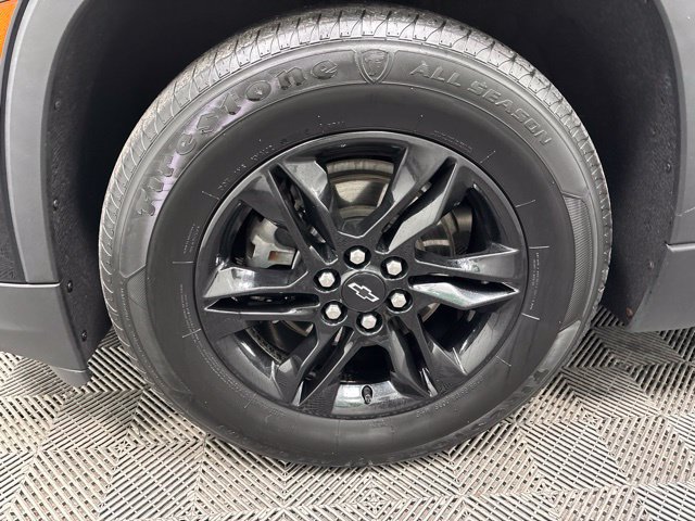 Used 2022 Chevrolet Traverse LT FWD image 10